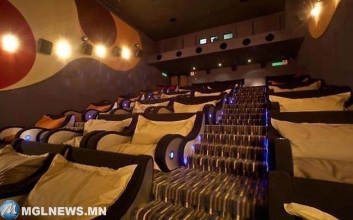 Кинотеатр с креслами и подушками дизайн, идея, креатив