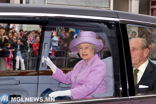  Королева Великобритании Елизавета II – Bentley State Limousine производство Великобритании. авто, страны .