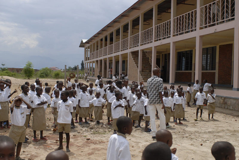 Бурунди в школу, опять двойка, школа, школьная форма